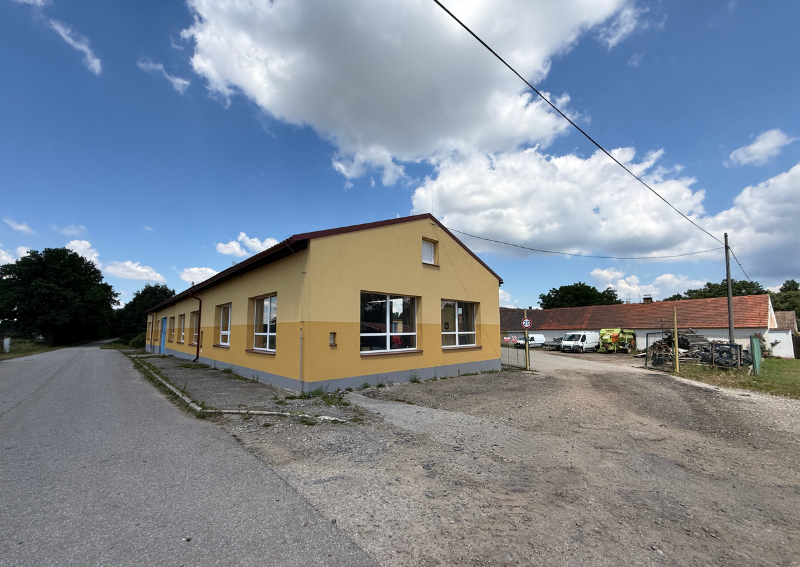 Komerční areál Dolní Slověnice k prodeji