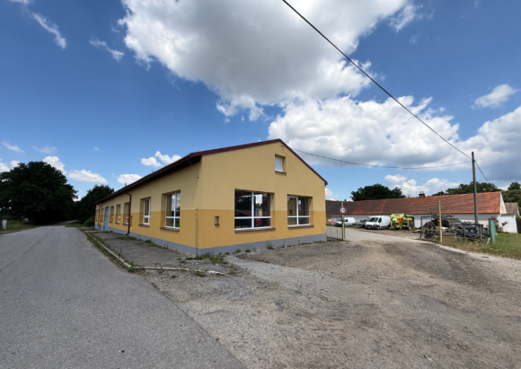 Komerční areál Dolní Slověnice k prodeji