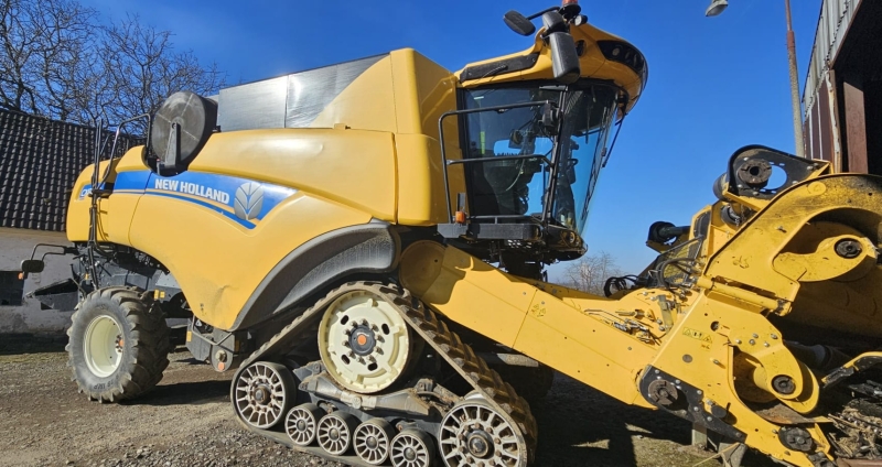 Kombajn New Holand CX8.90 Kombajn New Holand CX8.90